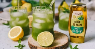 Detox napitak s krastavcima i limetom Detox napitak s krastavcima i limetom