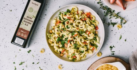 Chimichurri pasta salata