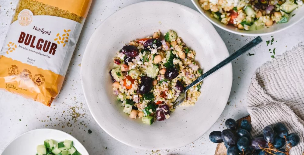 Bulgur salata s pečenim grožđem