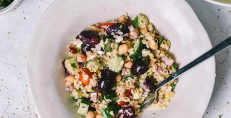 Bulgur salata s pečenim grožđem