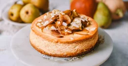 Recept za Cheesecake s kruškama koji je pripremila YumYumParadise.
