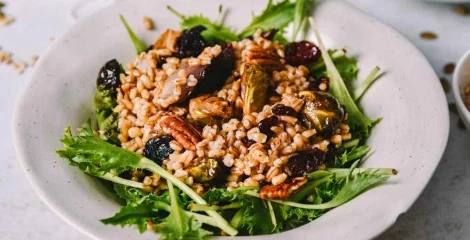Salata od ječma i prokulica uz jednostavan recept predstavlja pravo jesensko zadovoljtsvo.