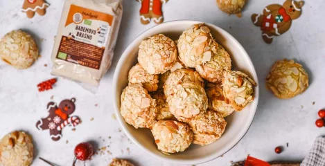 Badem keksi punjeni marcipanom