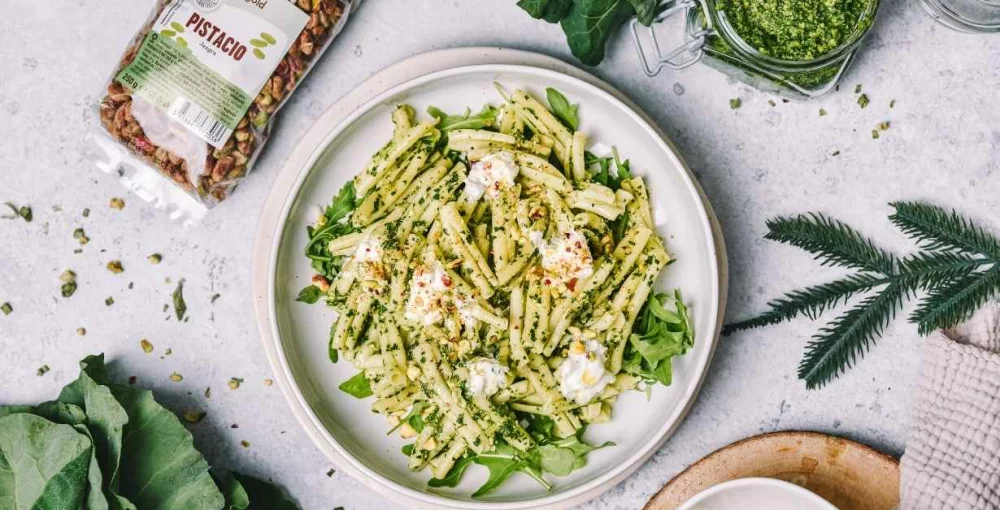 Tjestenina s pestom od raštike i pistacija