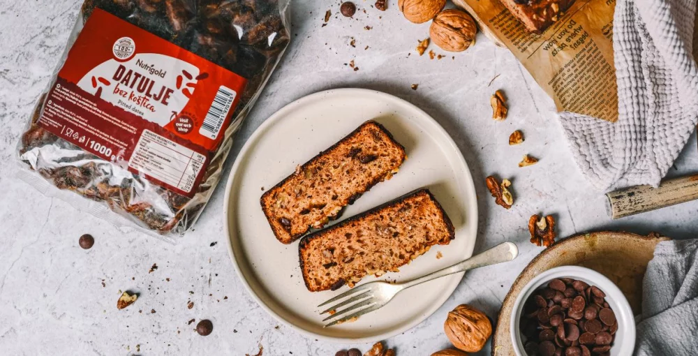 Kolač od datulja s orasima