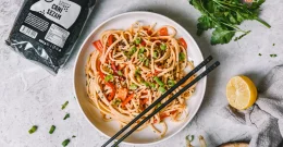 Noodles s jabukom i češnjakom