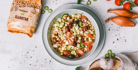 Grčka salata sa slanutkom