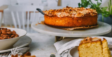 Badem kolač s palentom i ricotta sirom