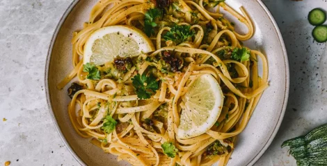 Pasta s tikvicama i suhim rajčicama
